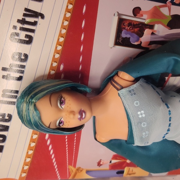 NRFB Vintage 2003 Modern Circle Melody Doll Blue Hair Barbie